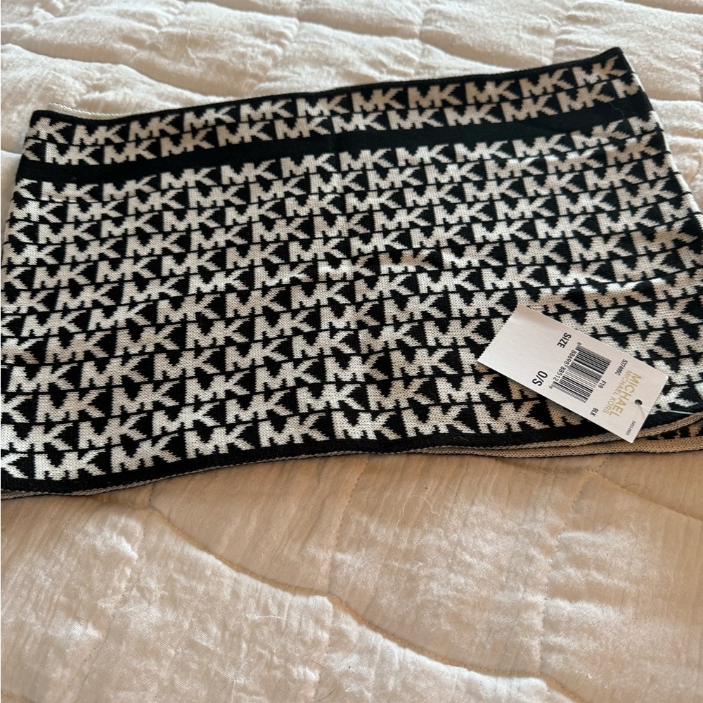 Monogram Knit Scarf in Black and White